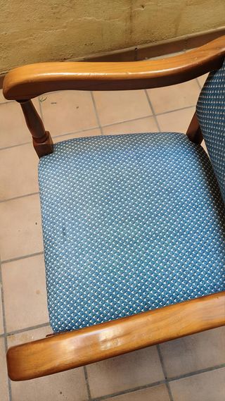 Poltrona Vintage in Legno Massello con Rivestimento Jacquard