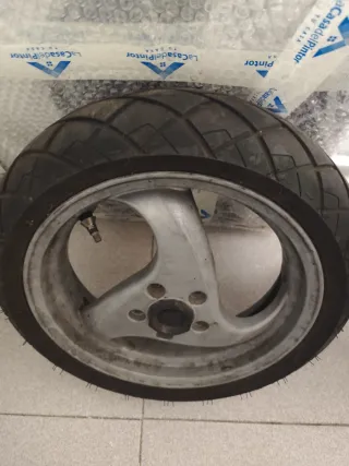 Rueda trasera Piaggio nrg