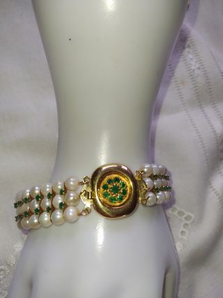 Pulsera de oro  750,con perlas cultivadas y Esme