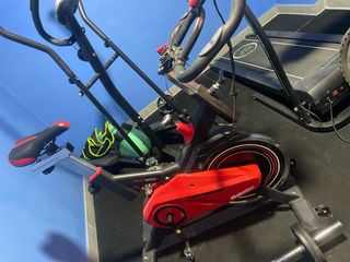 Bicicleta Estática Maketec Roja