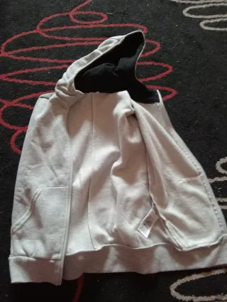 Sudadera Decathlon Gris con Cremallera.