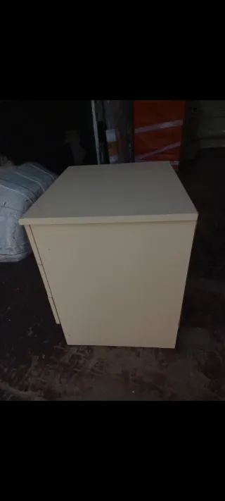 Cómoda beige 3 cajones