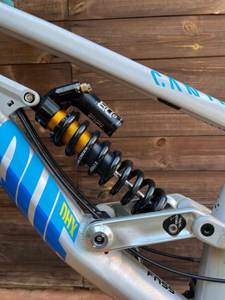 Bicicleta Downhill Canyon Sender AL