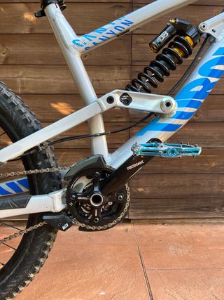 Bicicleta Downhill Canyon Sender AL
