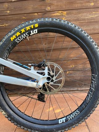 Bicicleta Downhill Canyon Sender AL