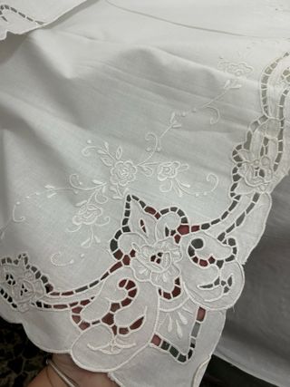 Lenzuola matrimoniali in lino ricamate