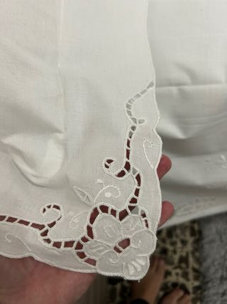 Lenzuola matrimoniali in lino ricamate