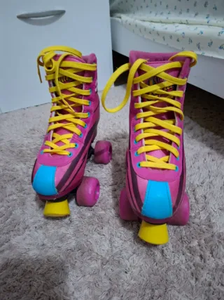 Patines de niña rosas y amarillos