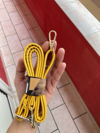 Tracolla Gialla con Moschettoni Oro