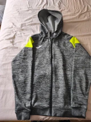 Sudadera Joma gris y amarillo