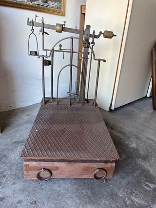 Bilancia d'epoca restaurata