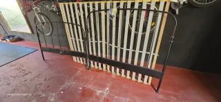 Base de cama de madera grande