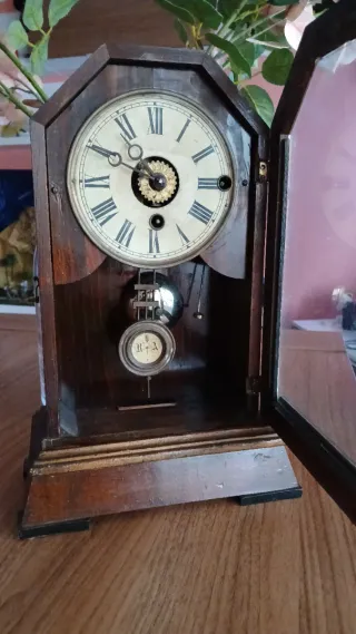 Reloj antiguo de sobremesa