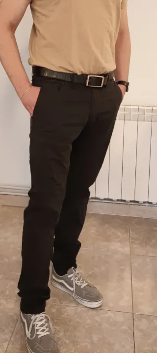 Pantalón chino negro