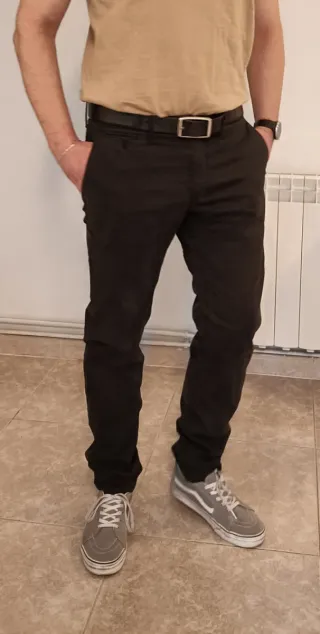 Pantalón chino negro