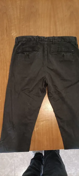 Pantalón chino negro