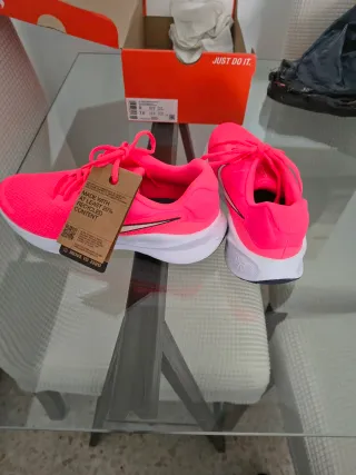 Nike Revolution 7 Rosa y Blanco