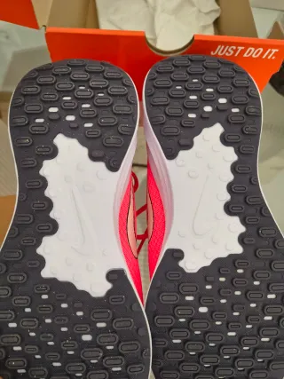 Nike Revolution 7 Rosa y Blanco
