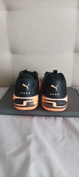Zapatillas Baloncesto Negras y Naranja