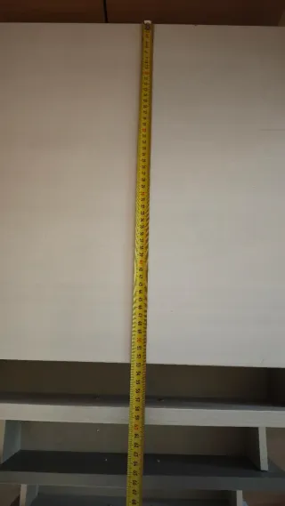 Cajonera de madera blanca y gris