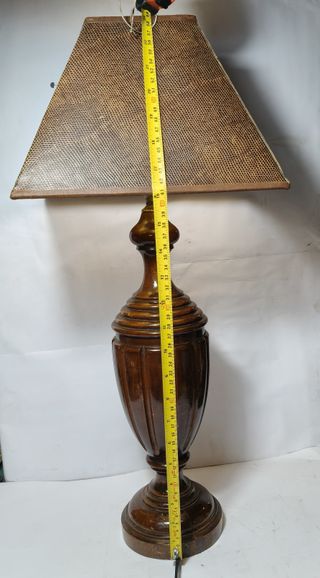 Lámpara de mesa madera y tela