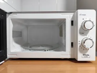 Microondas Orbegozo Blanco modelo White Class