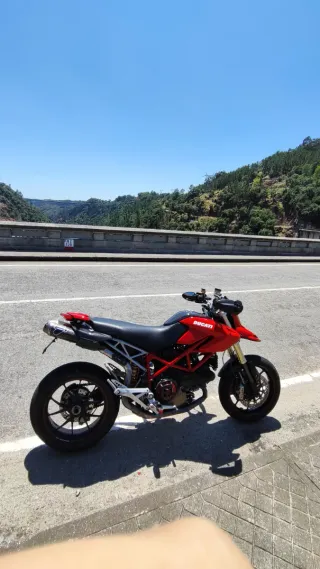 Ducati Hypermotard 1100 S