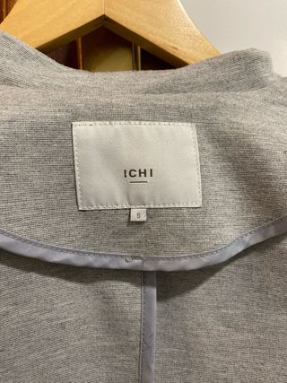 Americana/Blazer Ichi gris claro talla S (36).