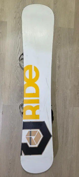 Tabla de Snowboard de 158cm.