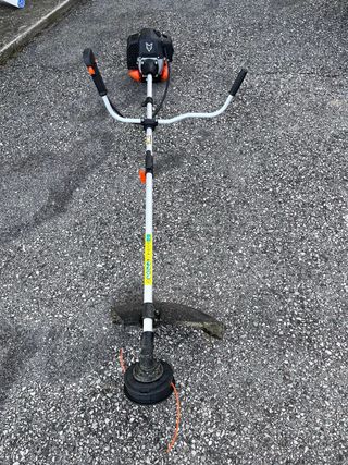 Decespugliatore con tracolla