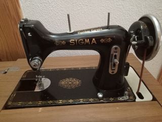 Máquina de coser Sigma antigua
