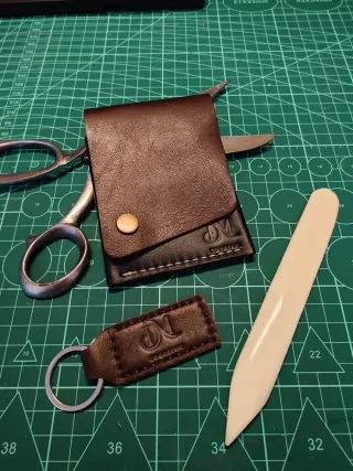 Cartera de piel hecha a mano