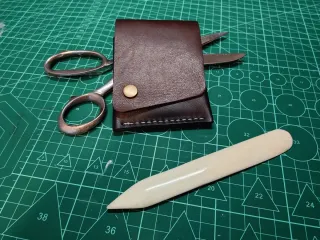 Cartera de piel hecha a mano