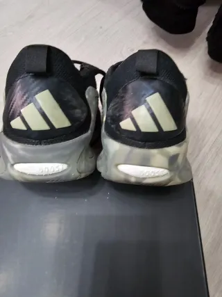 Zapatillas Baloncesto Niño Gris, Blancas y Rojas