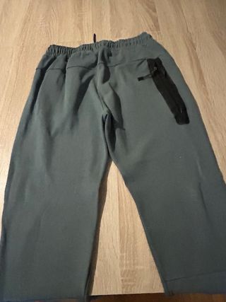 Chaqueta Nike Tech Fleece Gris y Beige