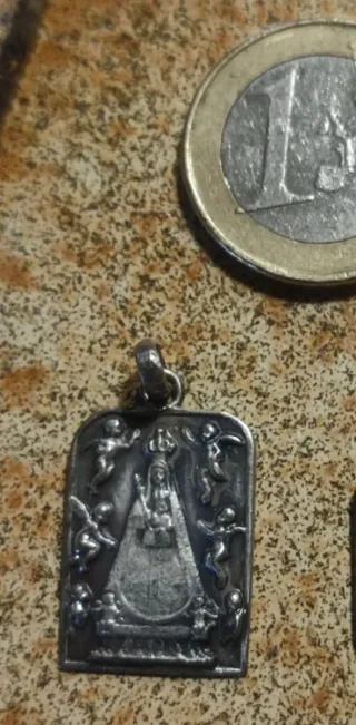 Medalla antigua religiosa