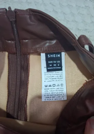 Falda marrón efecto piel con perlas