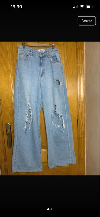 Vaqueros anchos rotos