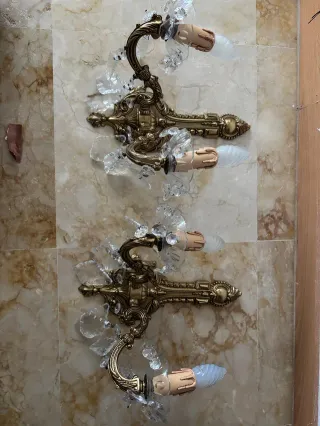 Lámpara de araña antigua de cristal