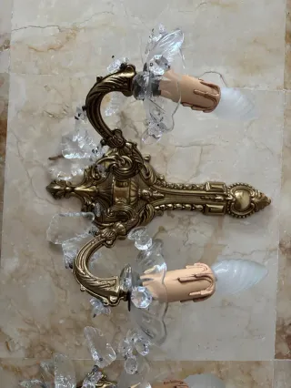 Lámpara de araña antigua de cristal