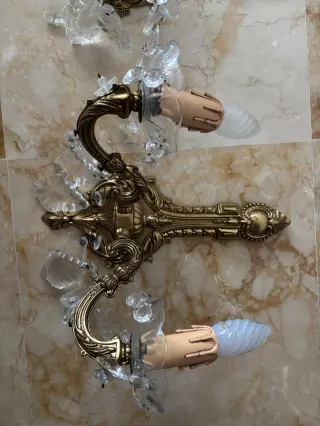 Lámpara de araña antigua de cristal