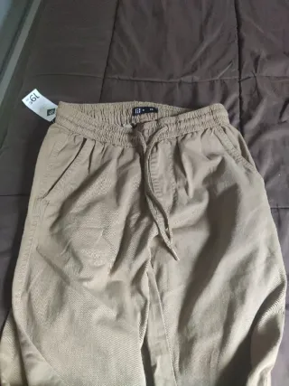 Pantalón jogger beige chico
