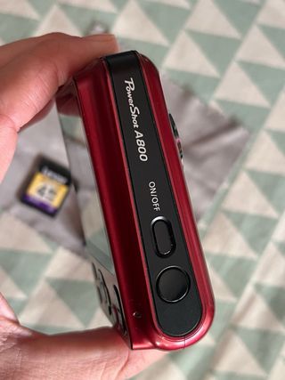 Cámara Digital Canon PowerShot A800 Roja