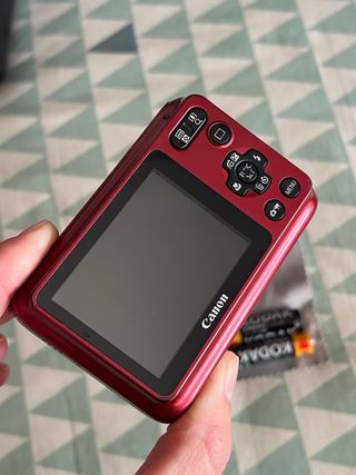 Cámara Digital Canon PowerShot A800 Roja