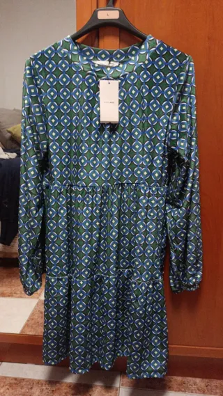 Vestido estampado geométrico verde y azul