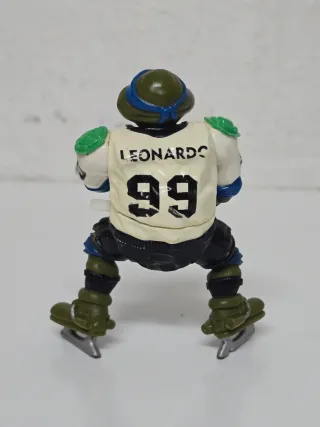 Leonardo Hockey TMNT Playmates