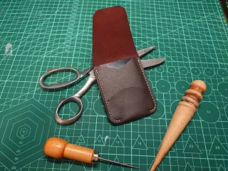 Cartera de piel hecha a mano