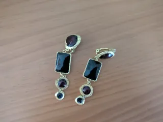 Pendientes largos Zara verdes, granate