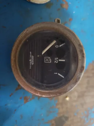 Relojes Clásicos Jaeger - Voltímetro y gasolina