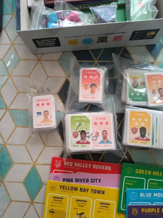 Juego de mesa Superclub + expansiones